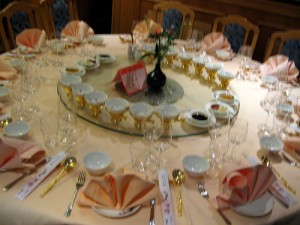 banquet-table